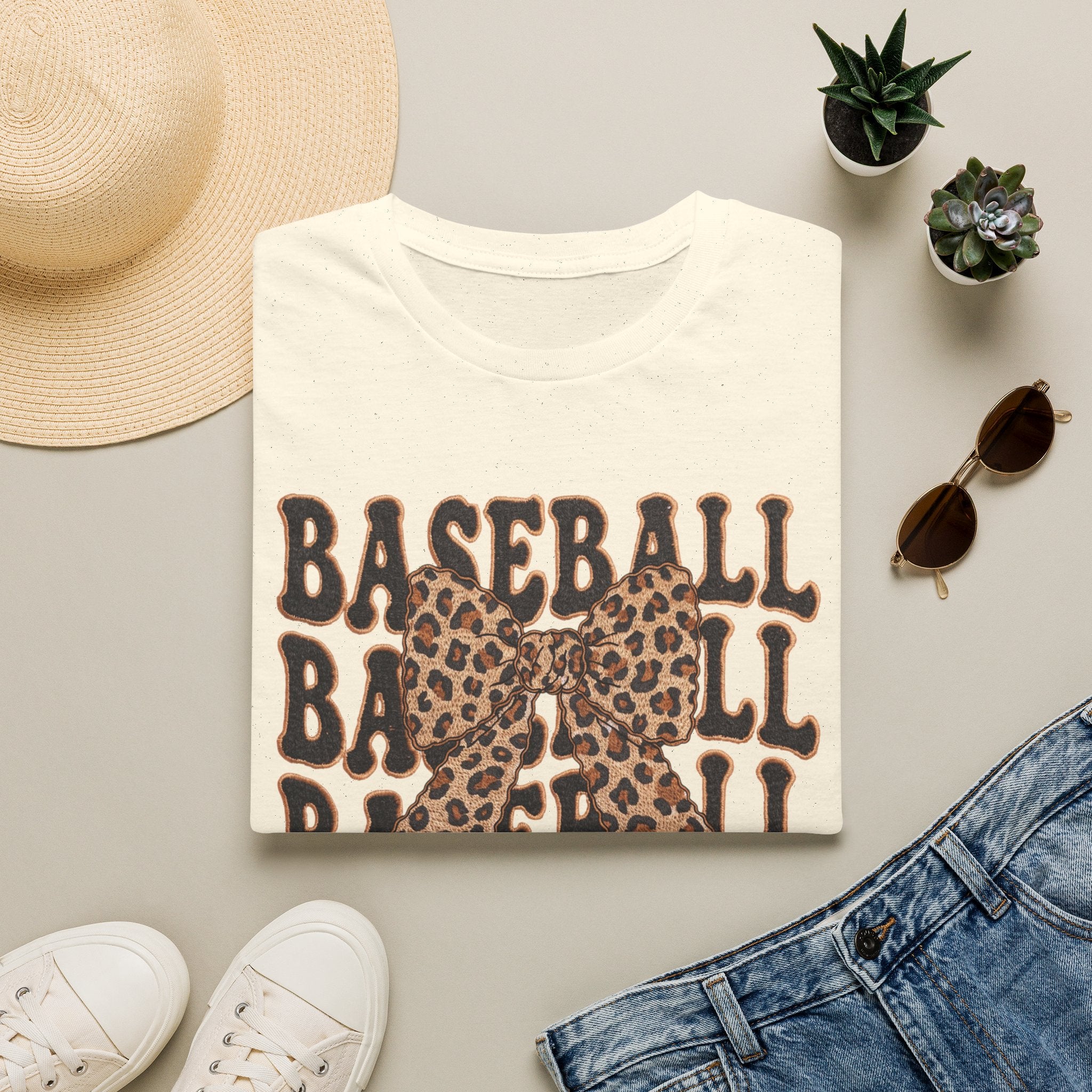 Baseball Bow tie - Softstyle T-Shirt