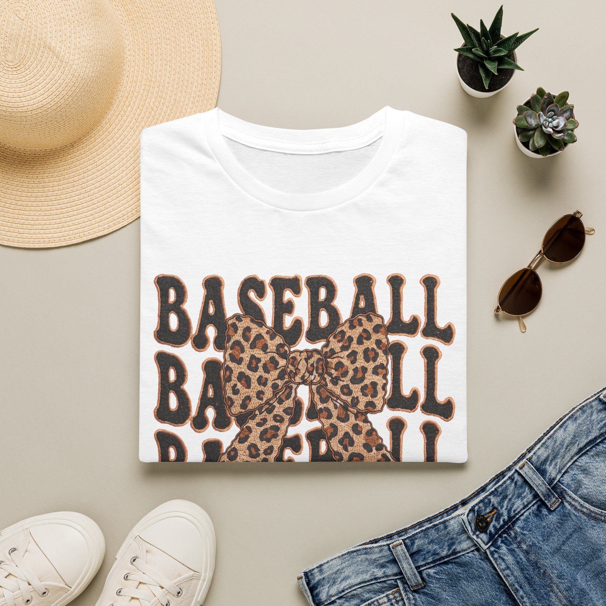 Baseball Bow tie - Softstyle T-Shirt