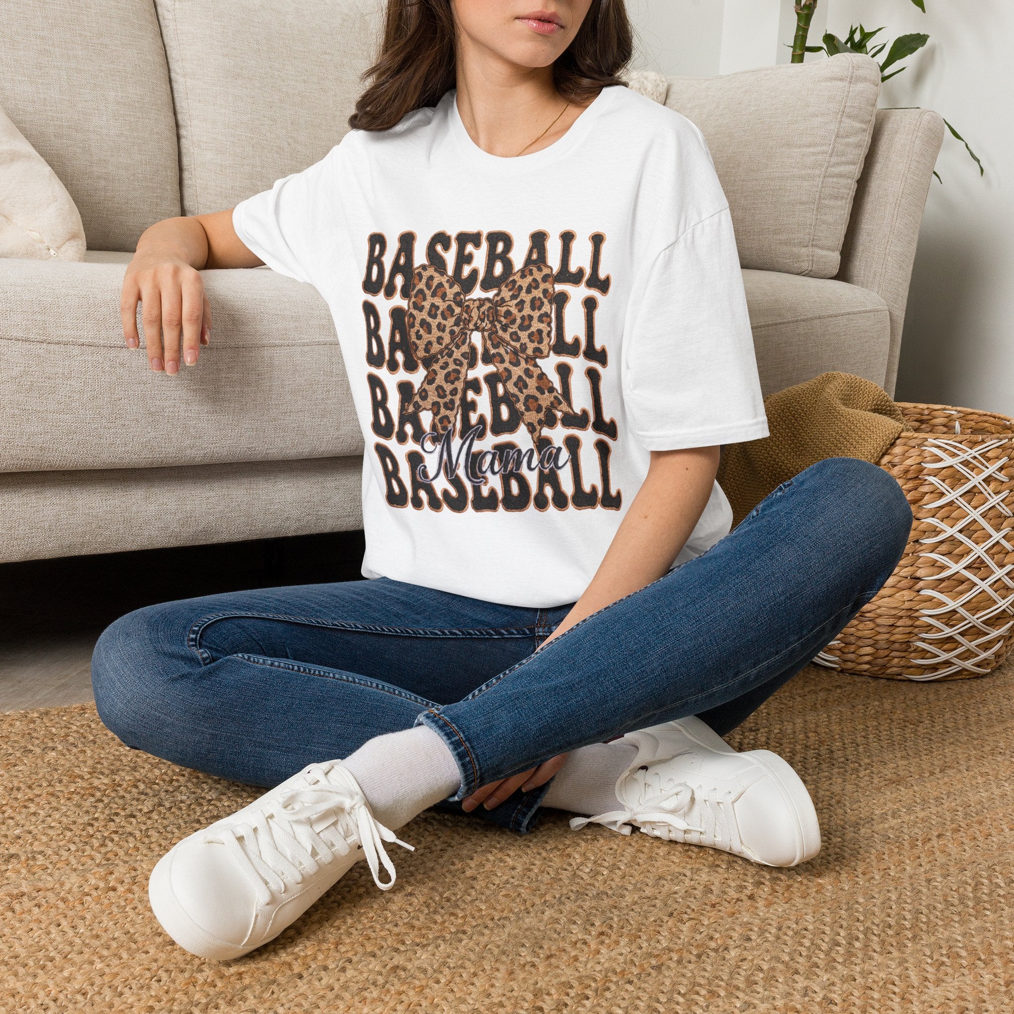 Baseball Bow tie - Unisex Softstyle T-Shirt